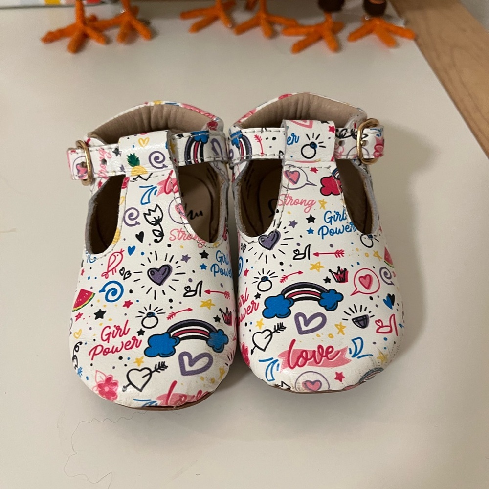 Monkey feet 12-18m
